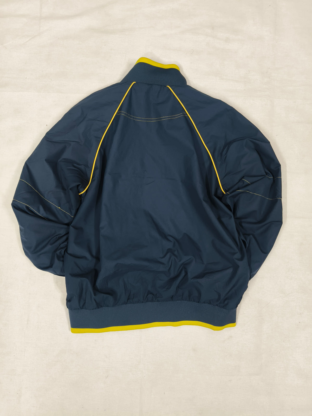 adivon windbreaker M