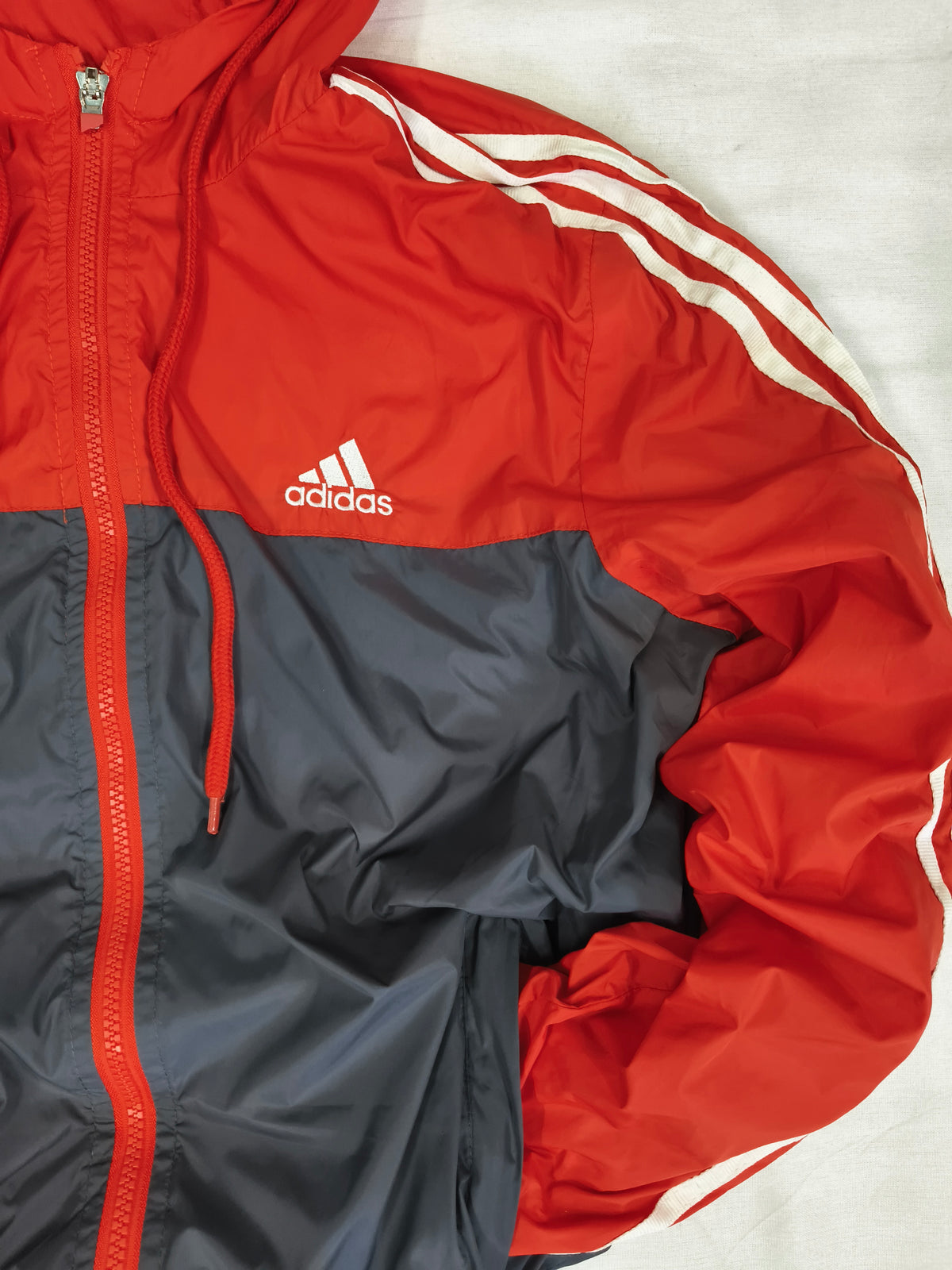 adidas windbreaker M